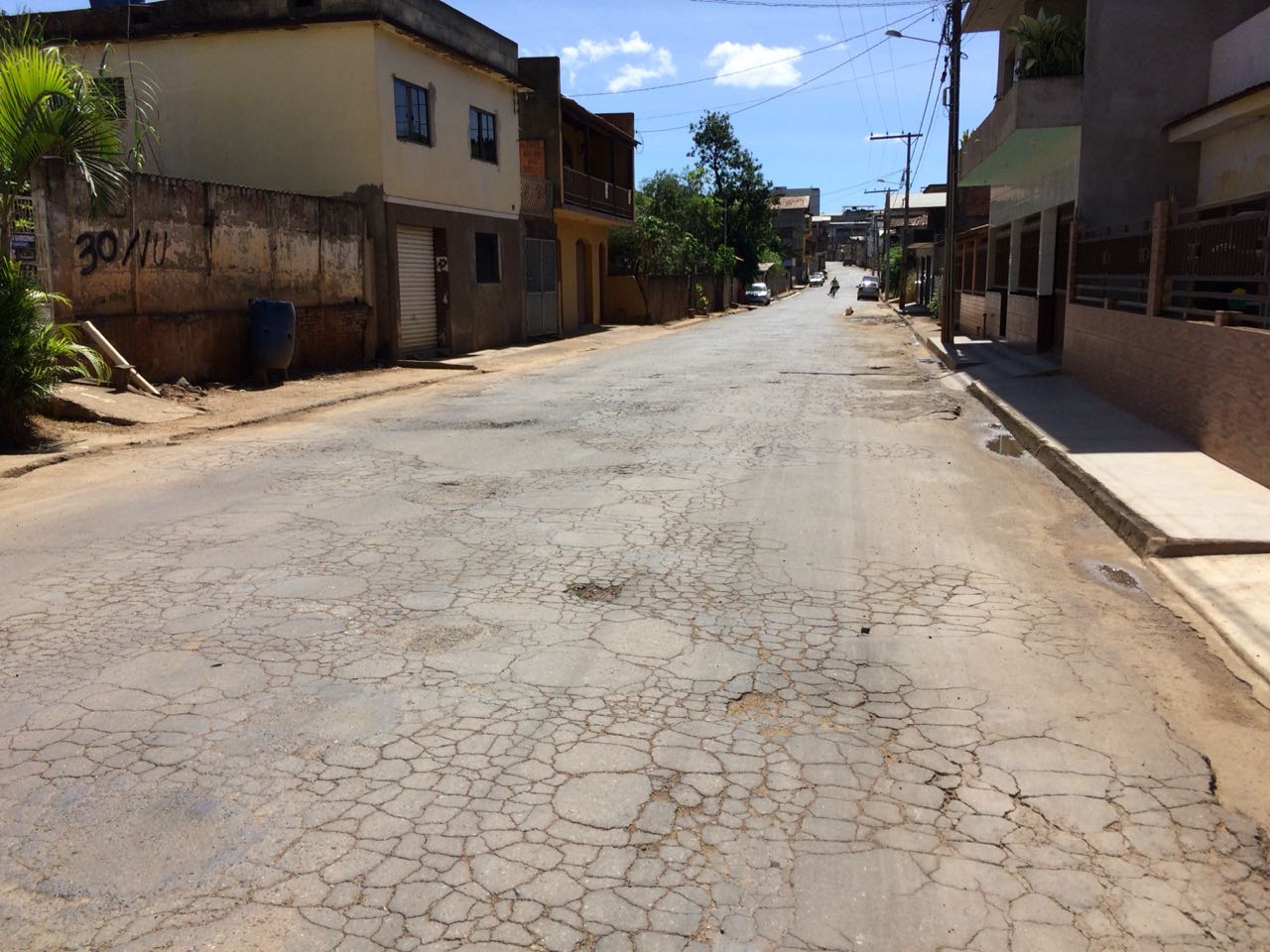 Asfaltamento de ruas da cidade são cobrados ao Executivo