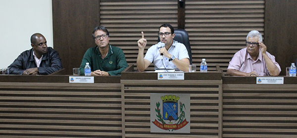 Padre Júnior participa de reunião da Câmara de Guiricema