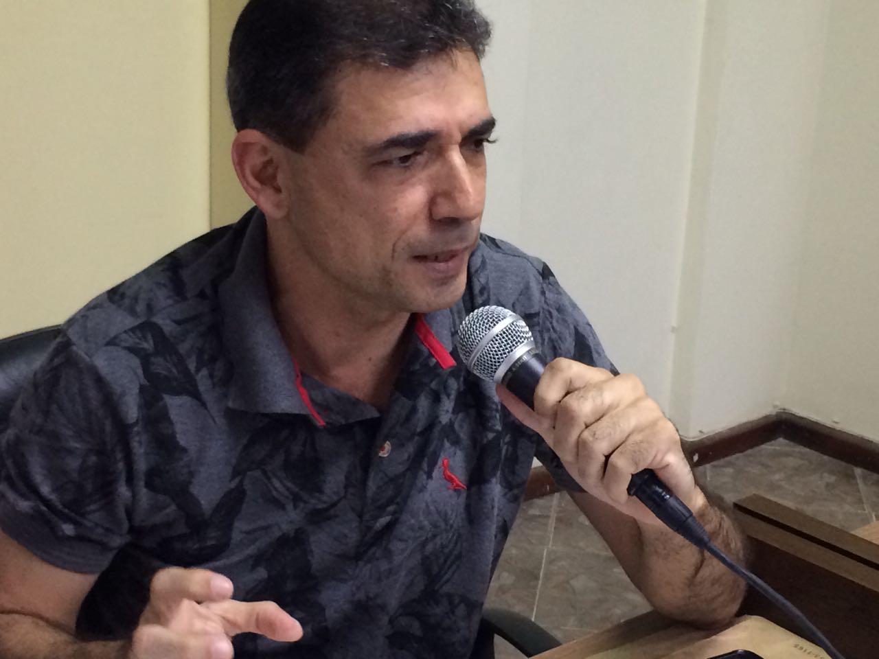 Parlamentares cobram transparência na contratação de servidores pelo Executivo