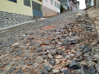 Vereador cobra asfaltamento do bairro Centenário