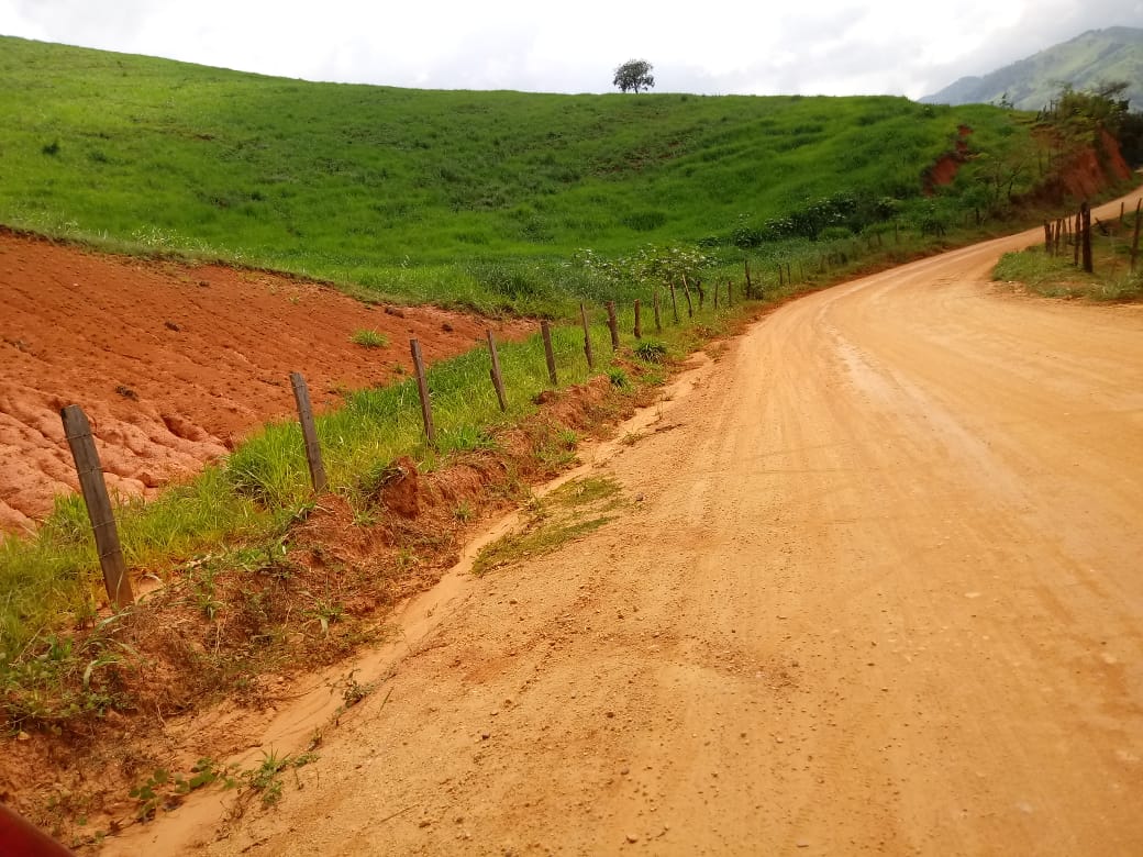 Vereador pede melhorias na estrada rural de Vilas Boas